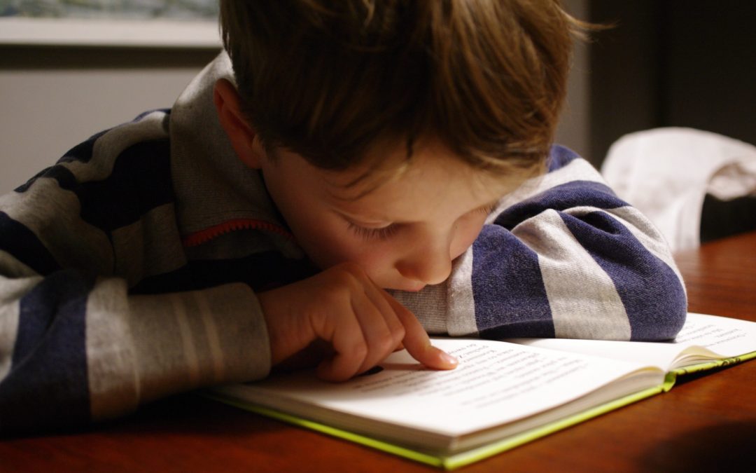 Jak trénovat s dětmi doma čtení, aby to nebyl boj